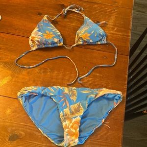 Billabong tropical print bikini